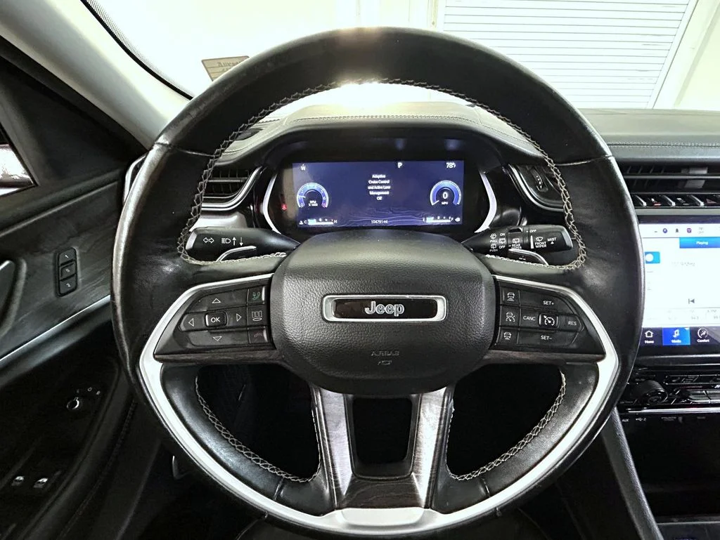 Used 2022 Red Jeep Limited image 11