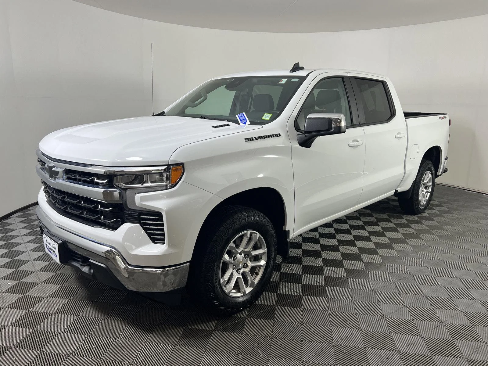 Used 2024 Summit White Chevrolet LT (2FL) image 29