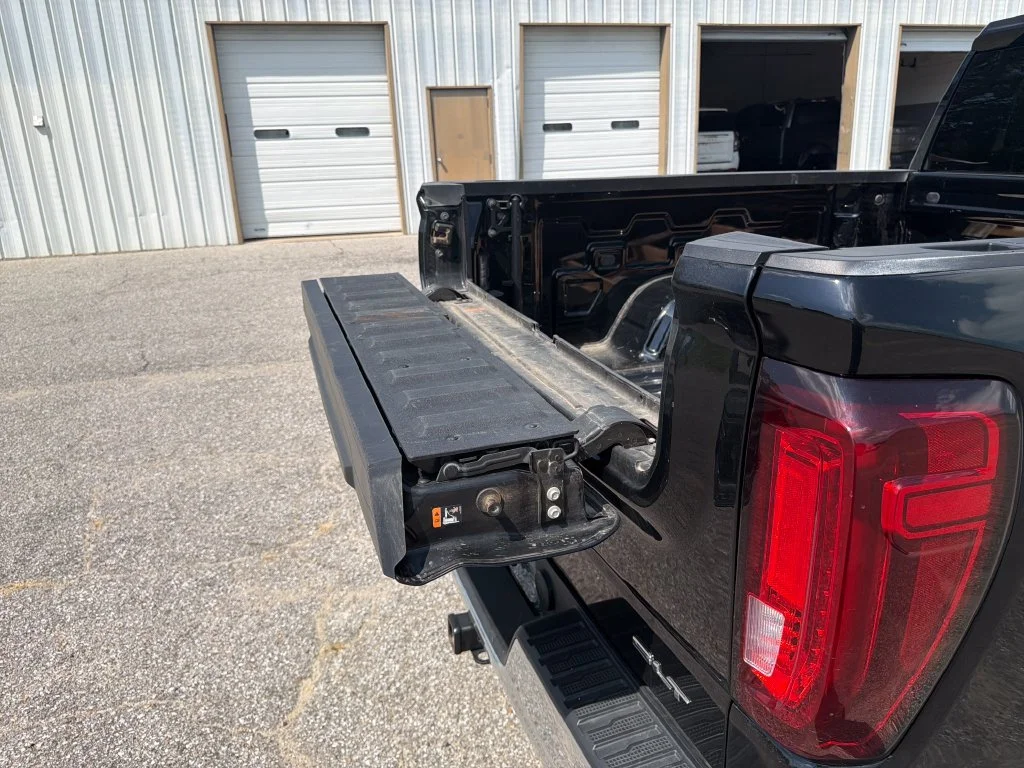 Used 2025 Black GMC SLT image 26