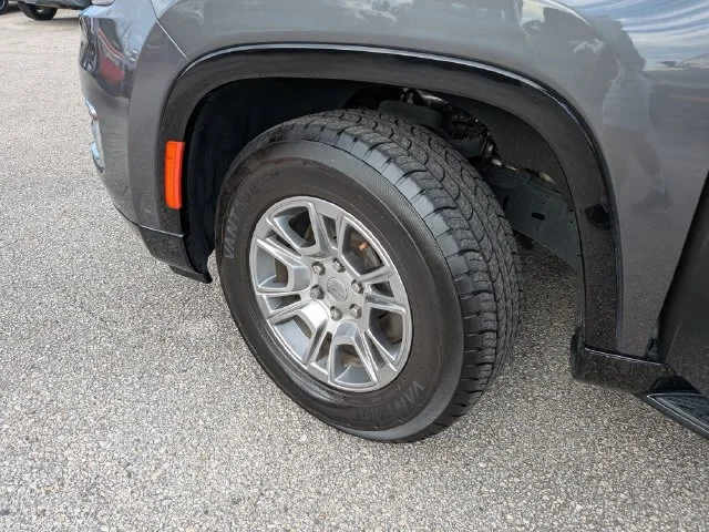 Used 2023 Gray Jeep Base image 36