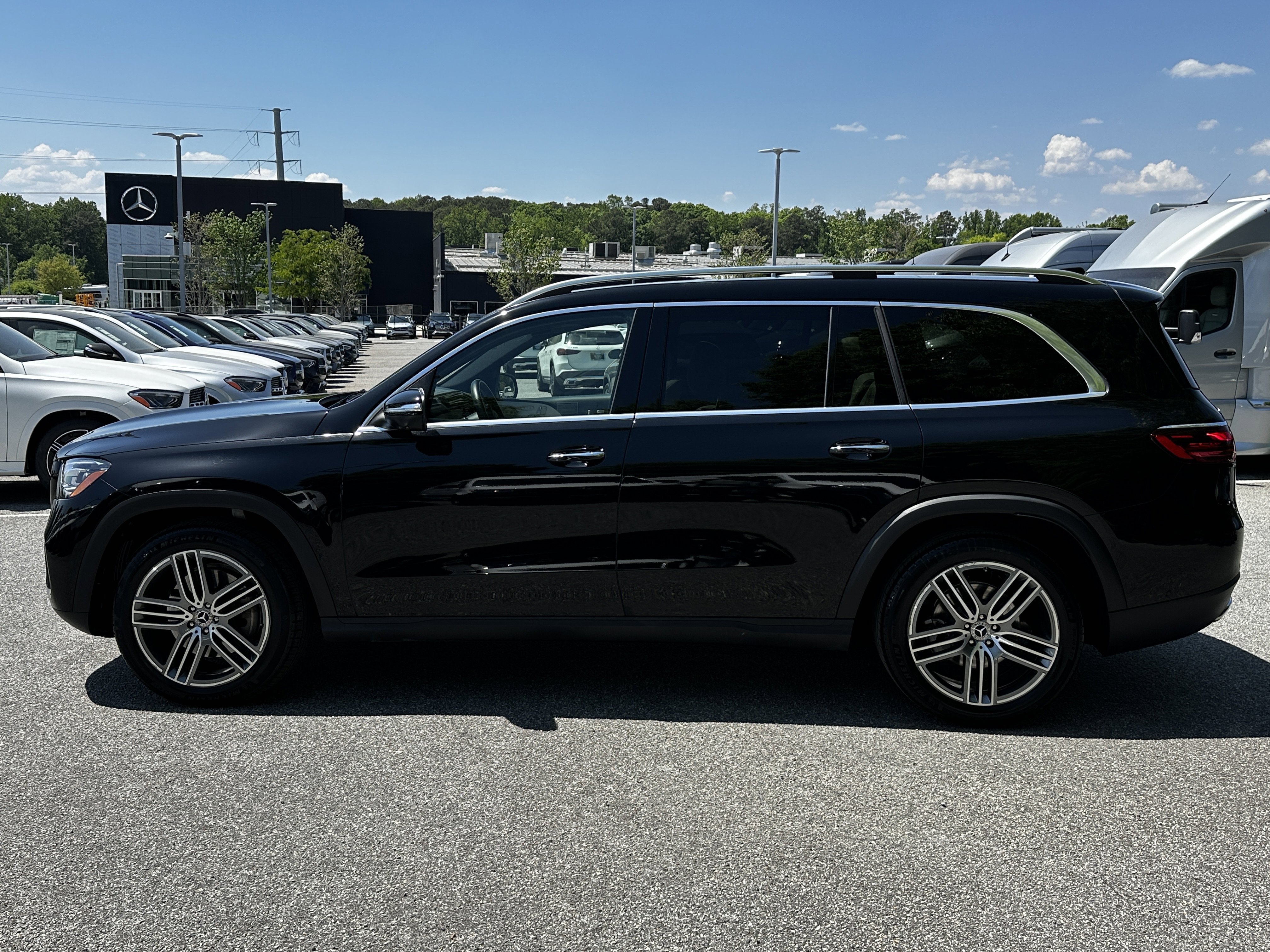 Certified Used 2025 Black Mercedes-Benz GLS 450 image 5