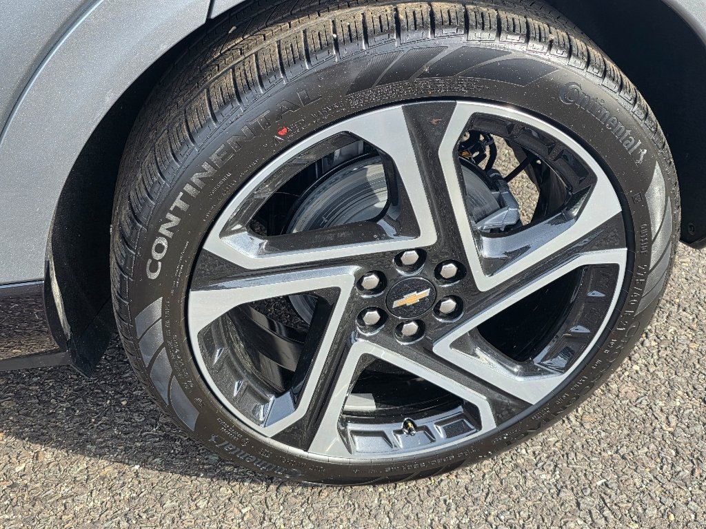 New 2026 Sterling Gray Metallic Chevrolet LT image 6