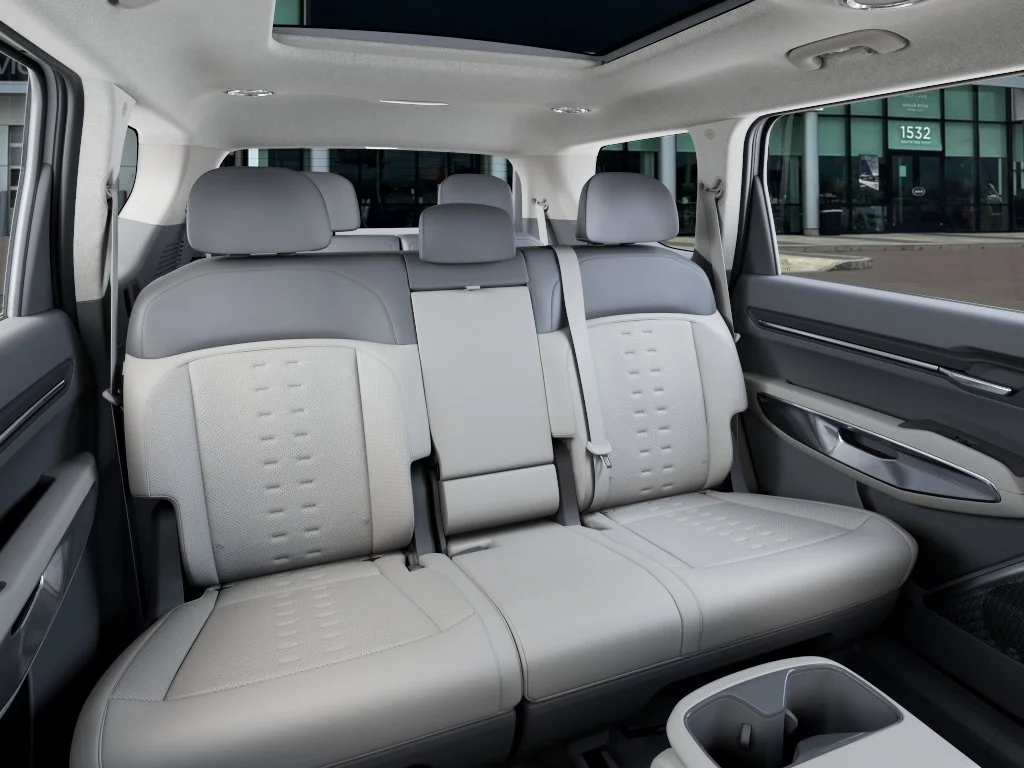 New 2026 Glacial White Pearl Kia Wind AWD image 16
