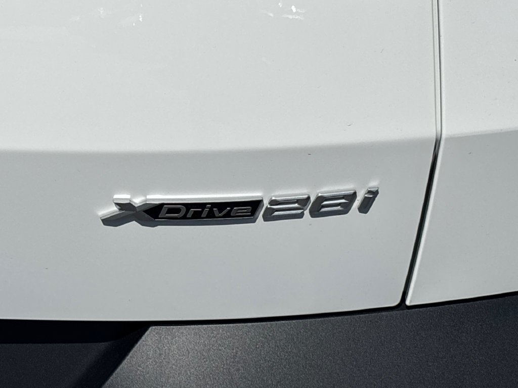 New 2026 Alpine White BMW xDrive28i image 12