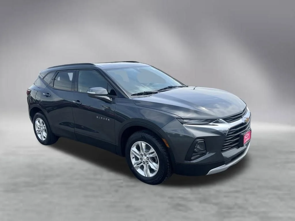Used 2019 NIGHTFALL GRAY METALLIC Chevrolet 4DR AWD LT image 11