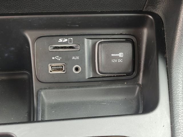 Used 2016 Silver Jeep Latitude image 17