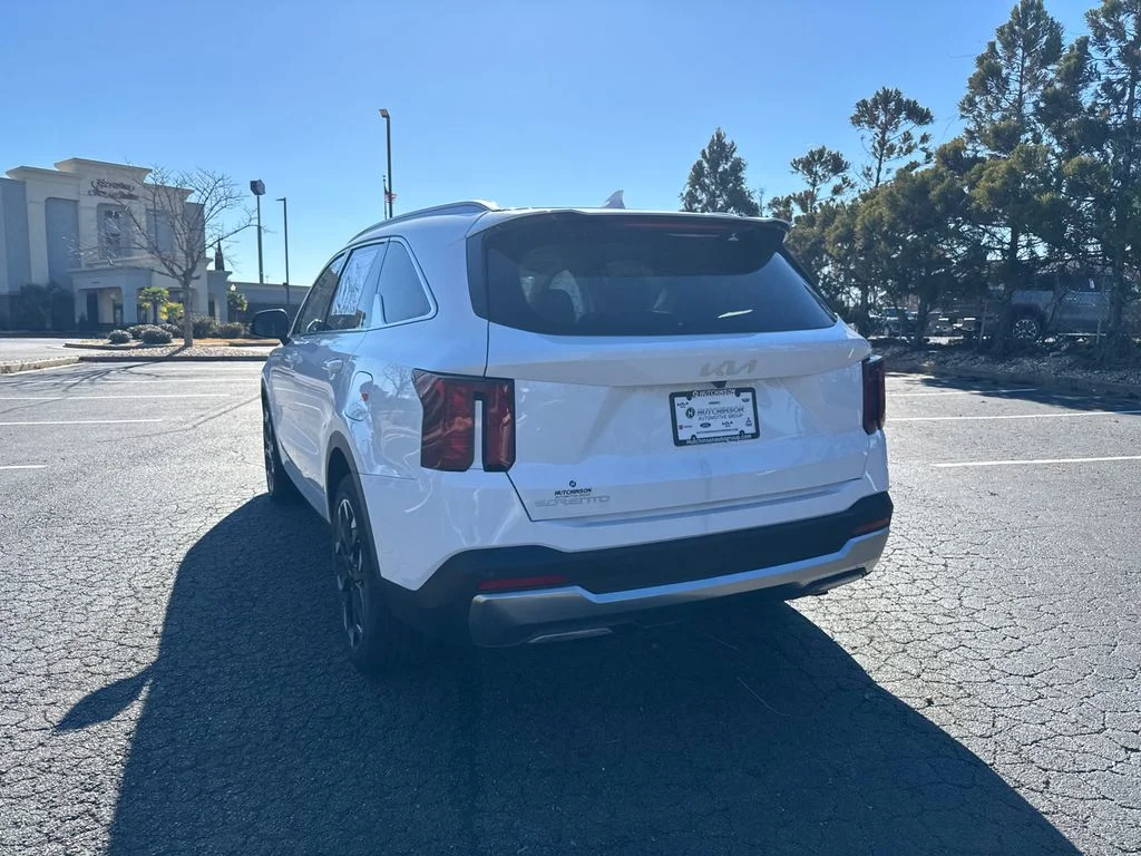 New 2026 White Kia EX image 5