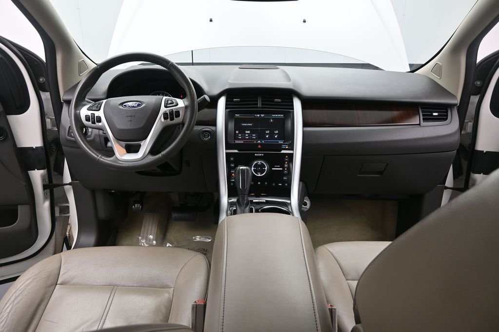 Used 2011 White Ford Limited image 28