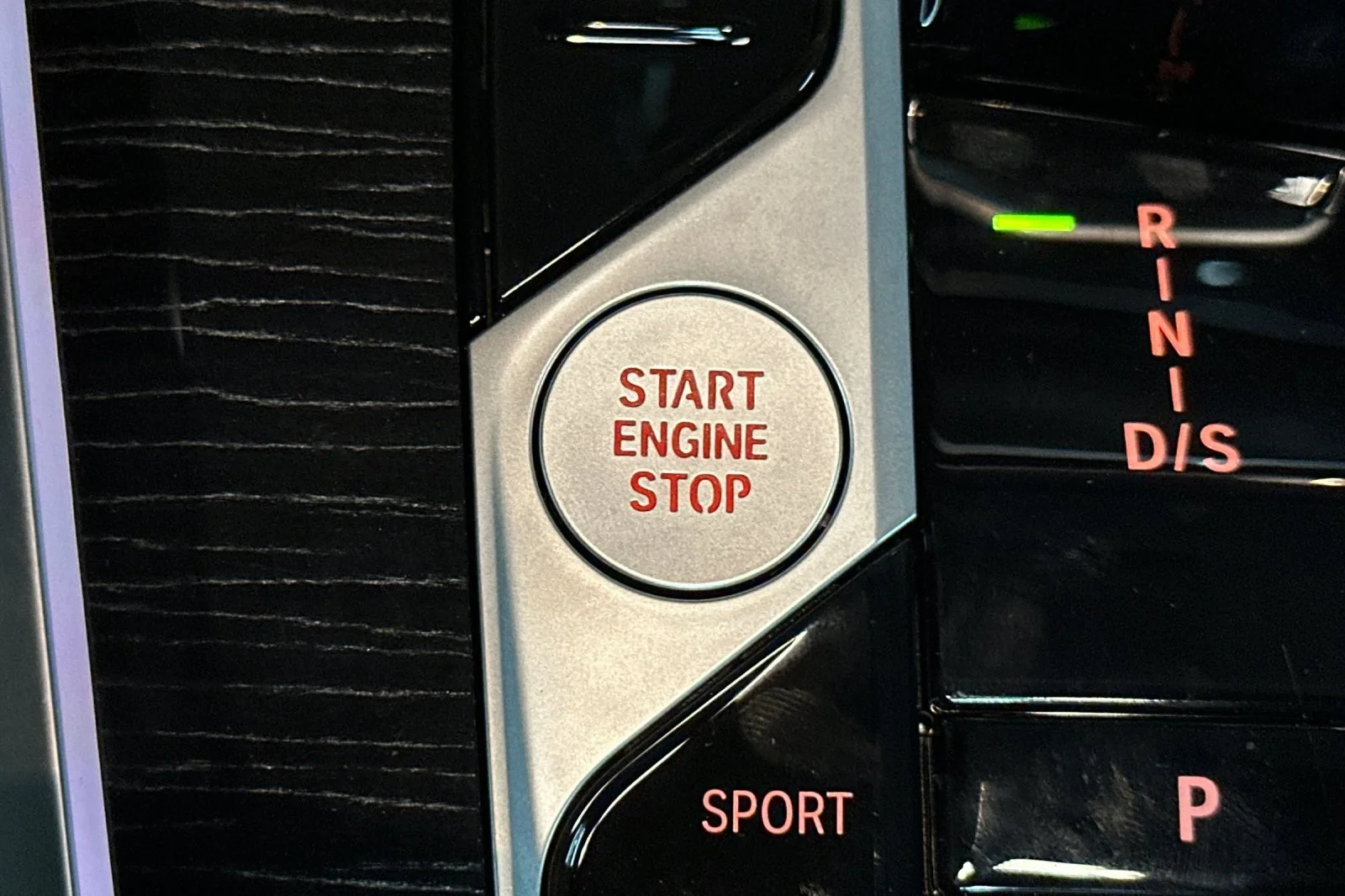 New 2026 Carbon Black Metallic BMW xDrive40i image 22
