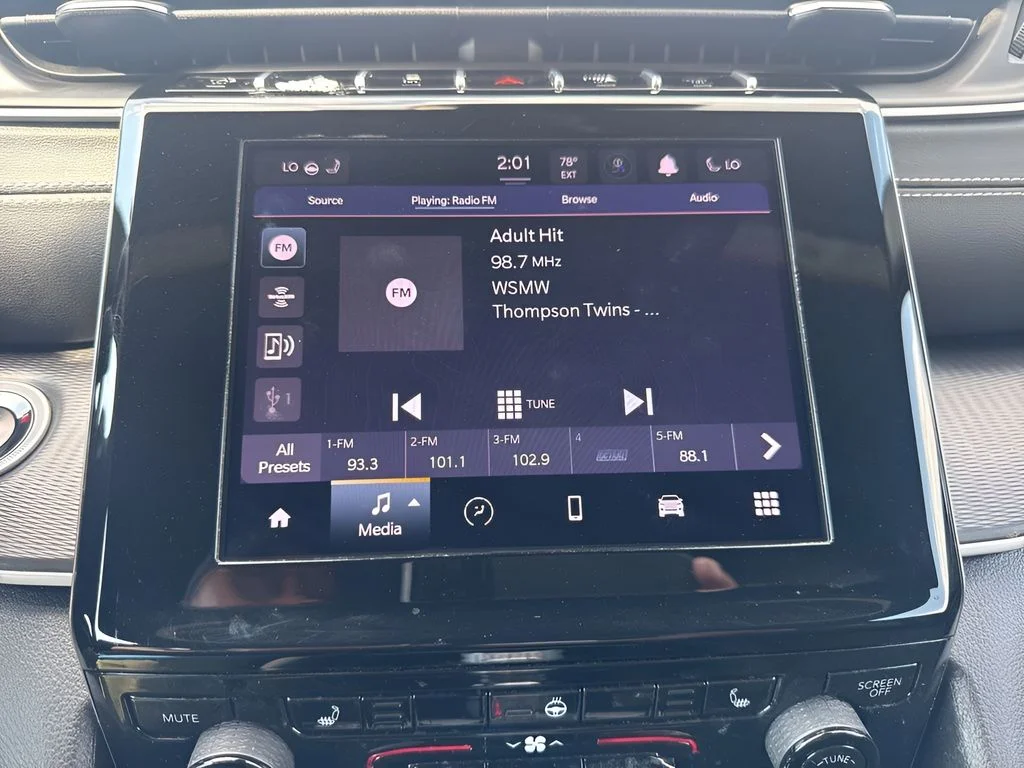 Used 2024 Silver Jeep Altitude X image 18