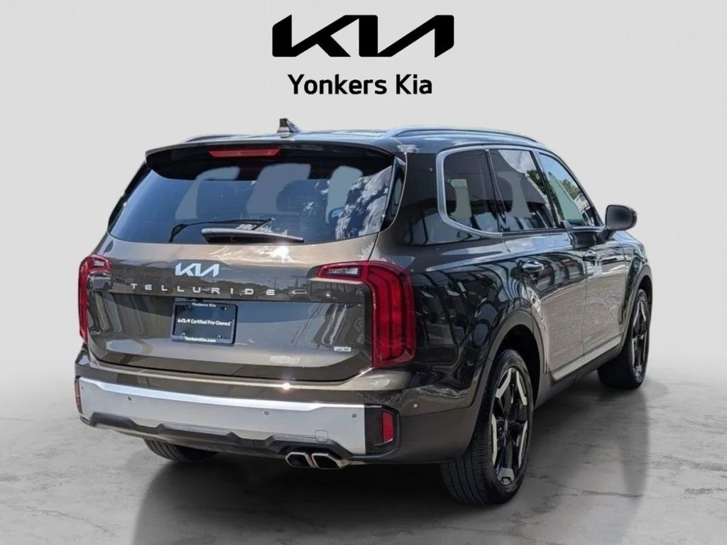 Used 2024 Green Kia S image 6