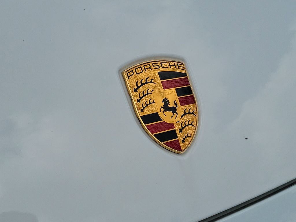 Used 2022  Porsche  image 9