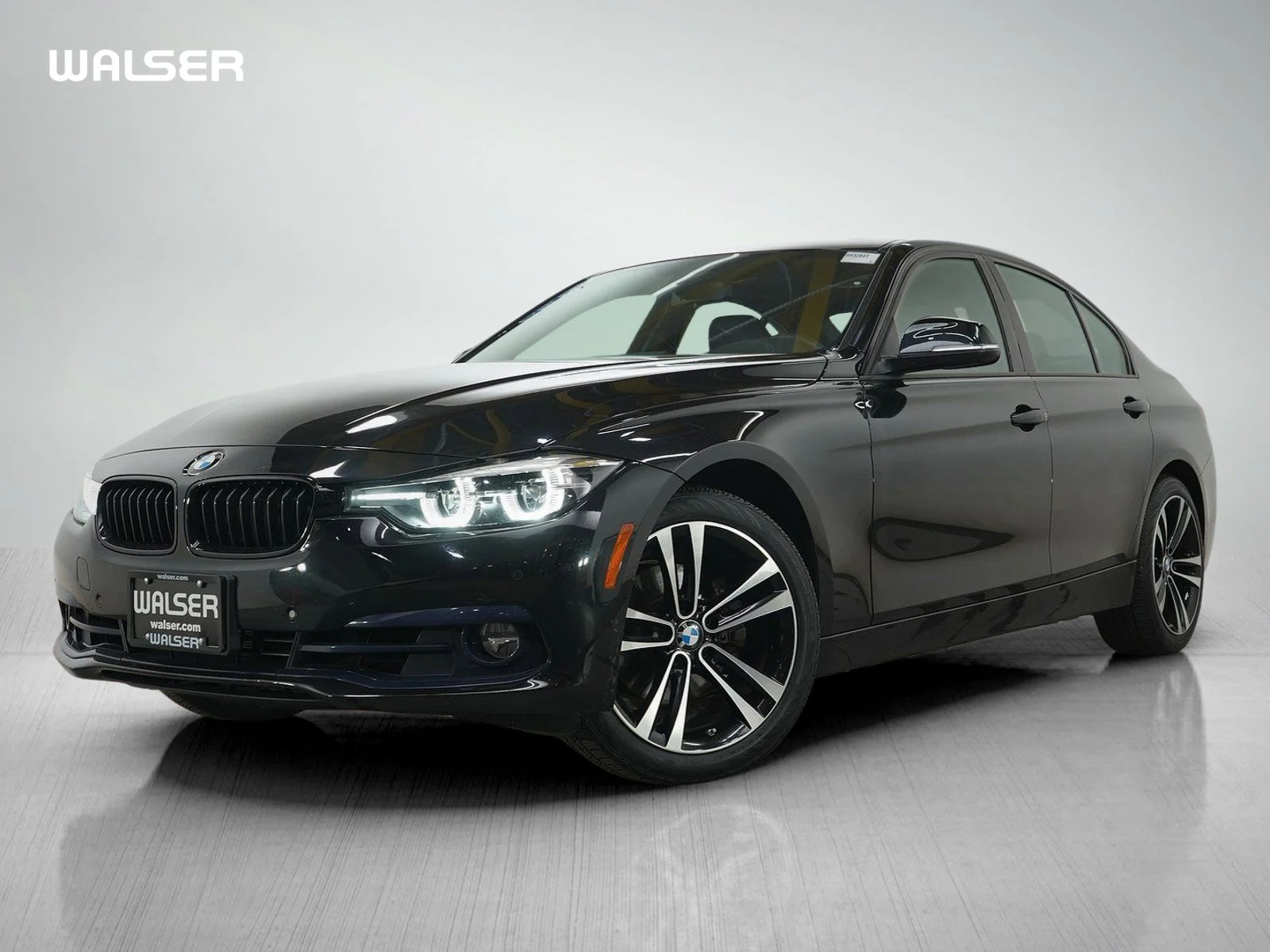 2018 BMW 3 Series 330i xDrive Sedan's photo