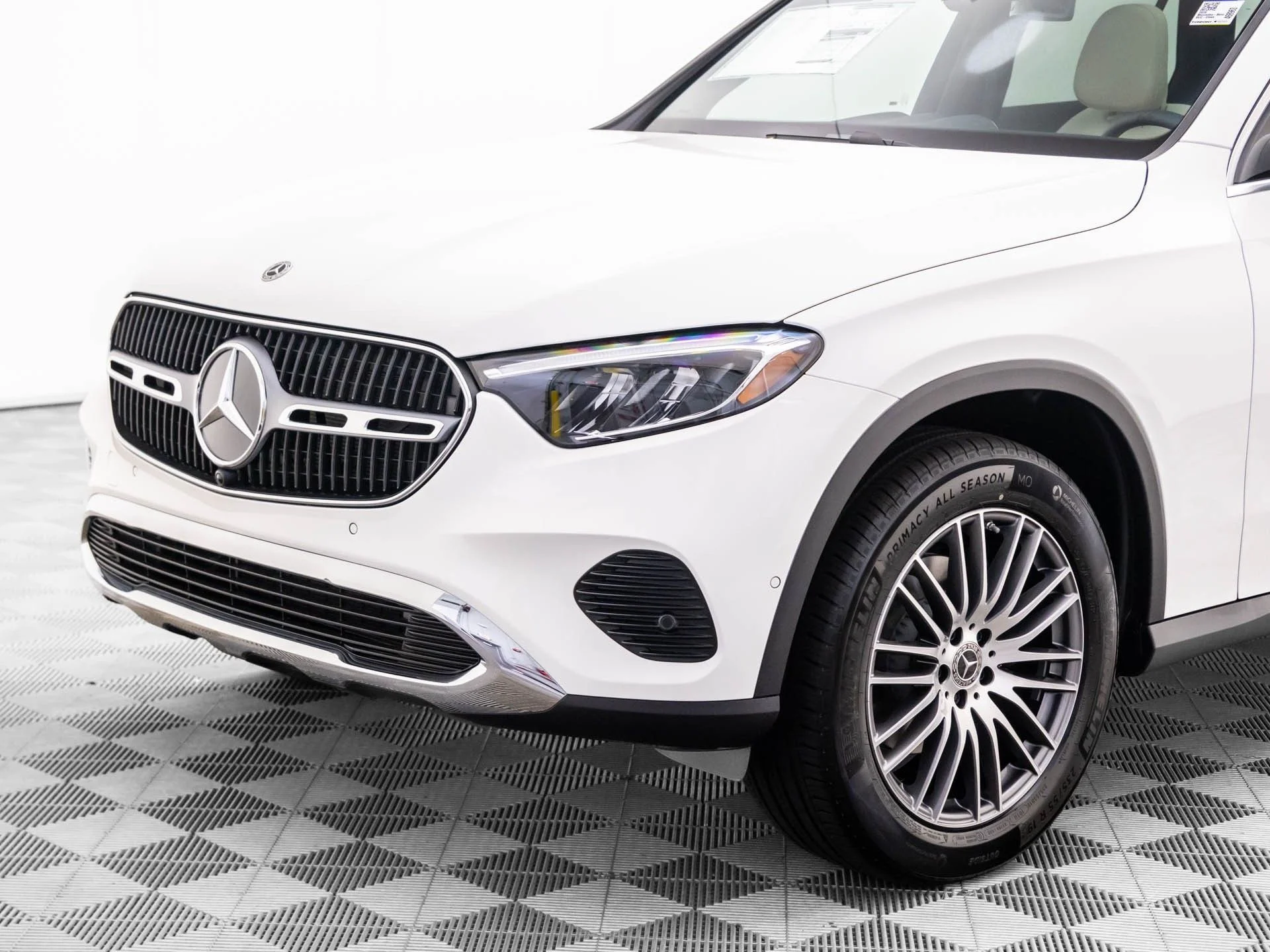 New 2026 White Mercedes-Benz GLC 300 image 31