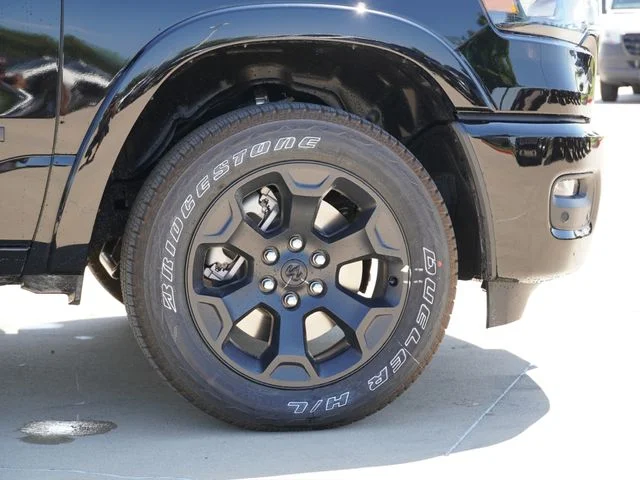New 2026 Diamond Black Crystal Pearl-Coat Exterior Paint RAM Big Horn/Lone Star image 15