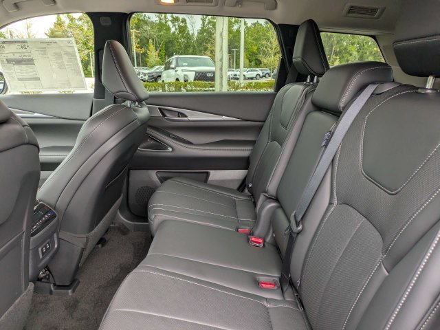 New 2027 GRAPHITE SHADOW INFINITI Luxe FWD image 14