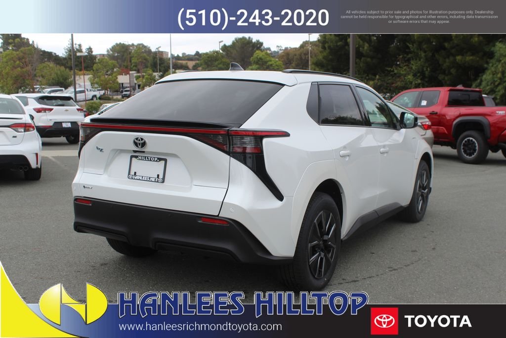 New 2026 Wind Chill Pearl <sup>1</sup> Toyota  XLE image 7