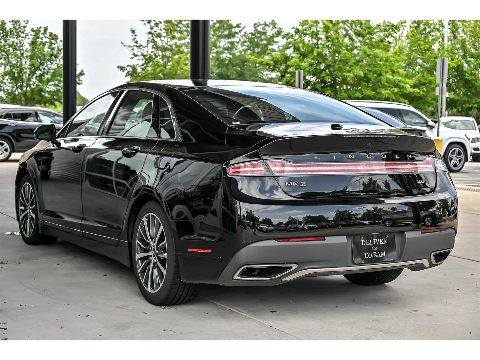 Used 2019 Black Lincoln  image 6