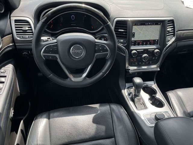 Certified Used 2018 Granite Crystal Clearcoat Metallic Jeep Overland image 4