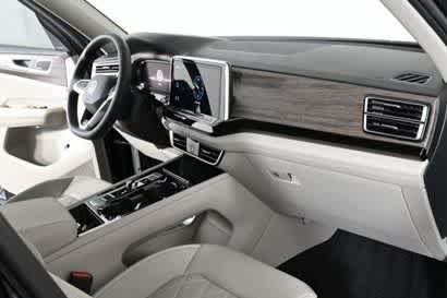 2025 Volkswagen Atlas SEL Premium R-Line - Photo 12