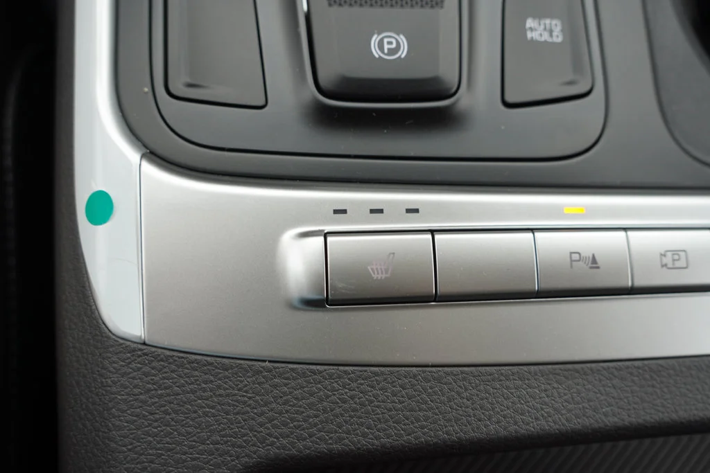 New 2027 Ceramic Silver Kia LXS image 16