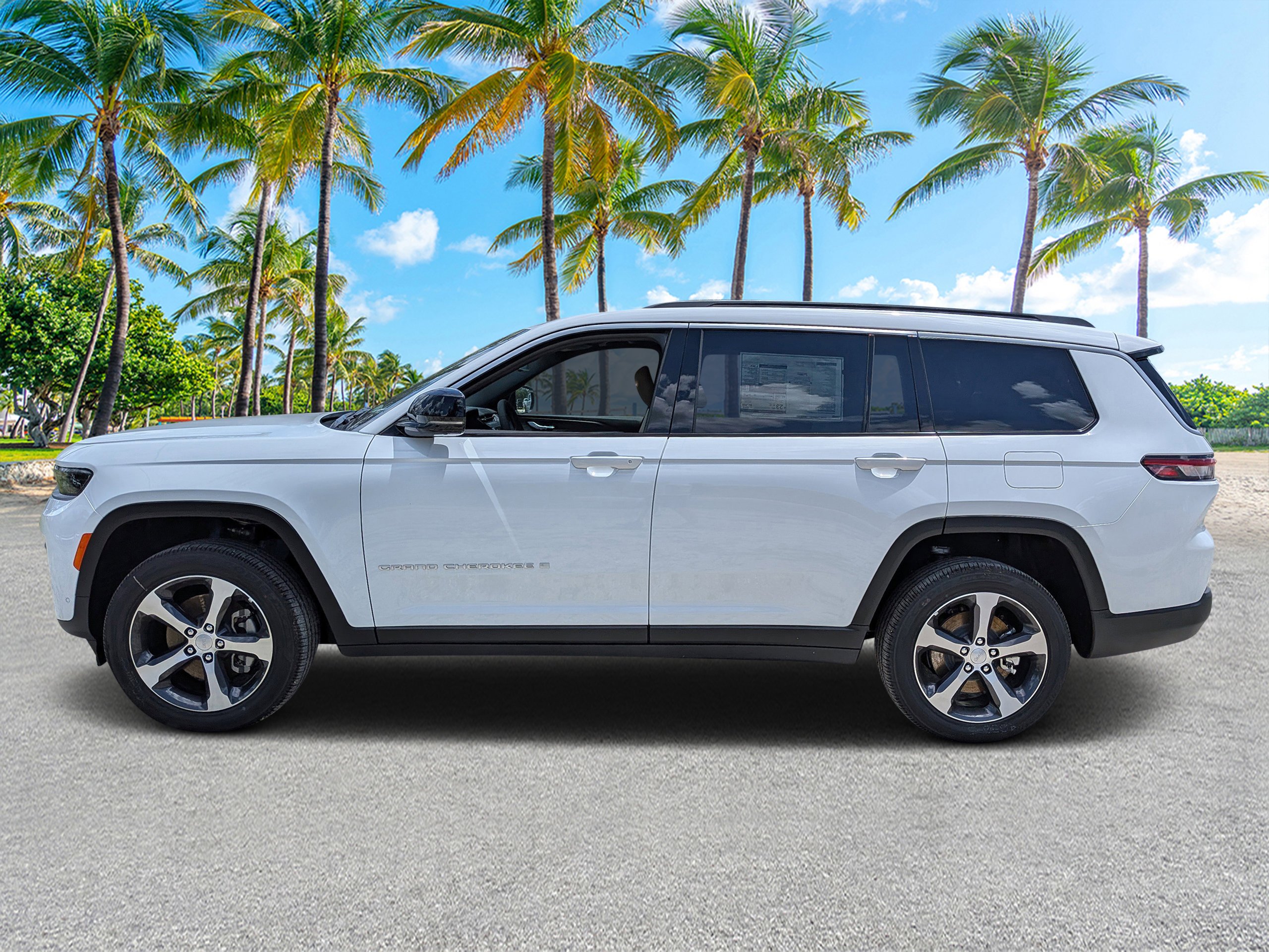 New 2026 Bright White Clear-Coat Exterior Paint Jeep Limited image 6