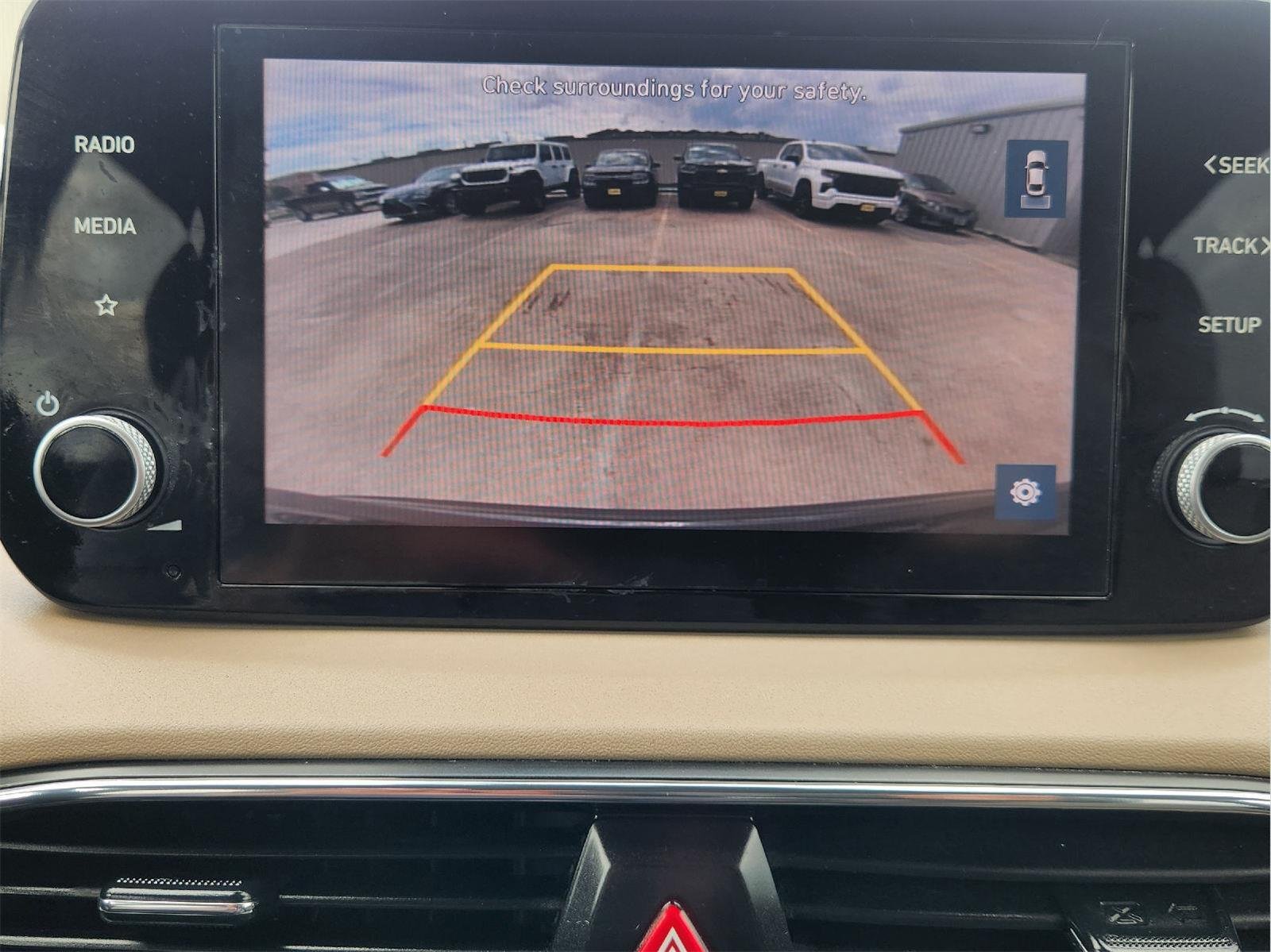 2023 Hyundai Santa Fe SE - Photo 18