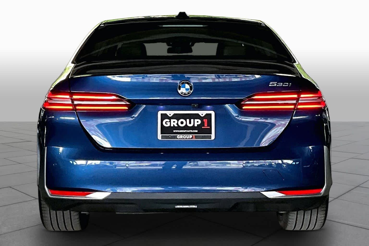 Used 2025 Phytonic Blue Metallic BMW 530i image 4