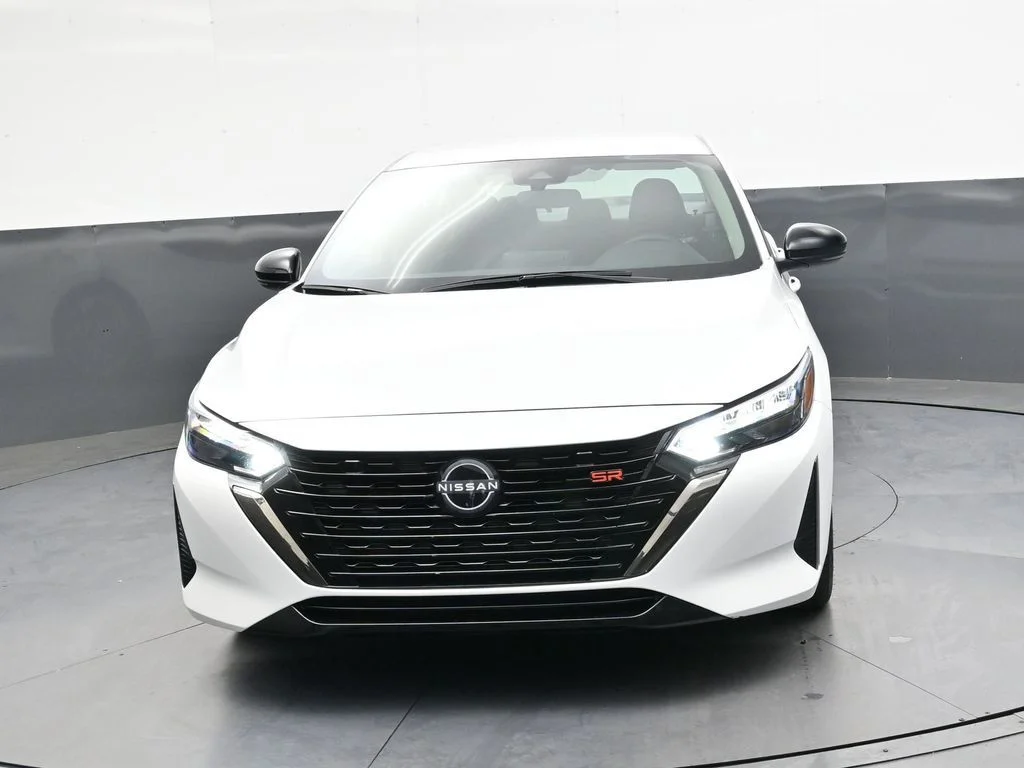 Used 2025 White Nissan SR image 12