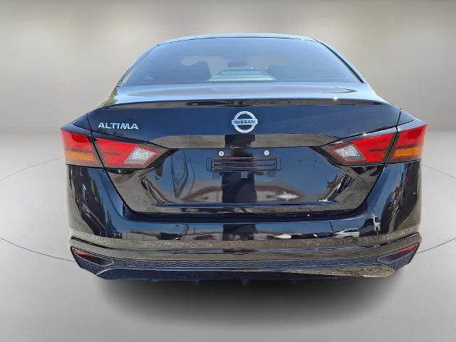 Used 2022 Black Nissan 2.5 S image 9