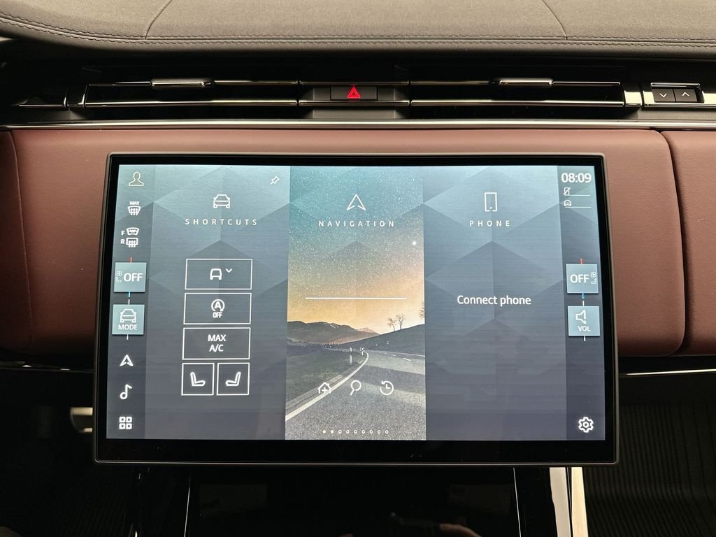 New 2026 Fuji White Land Rover Dynamic SE image 13