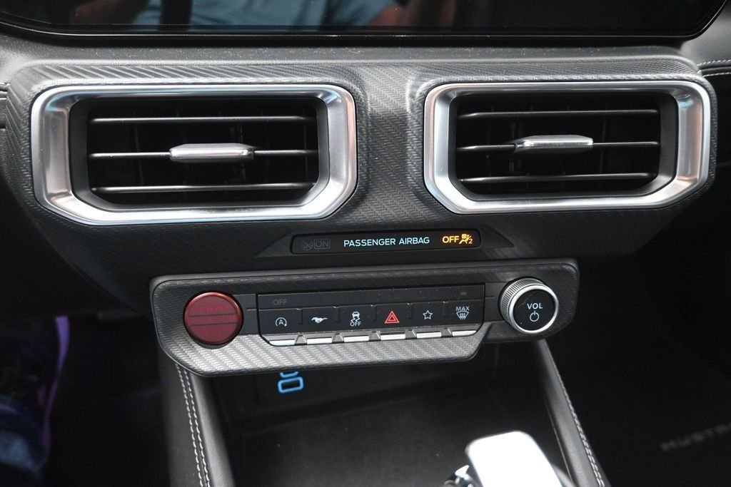 Used 2025 White Ford GT Premium image 3
