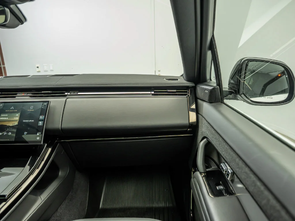 Used 2026 Fuji White Land Rover SE image 46