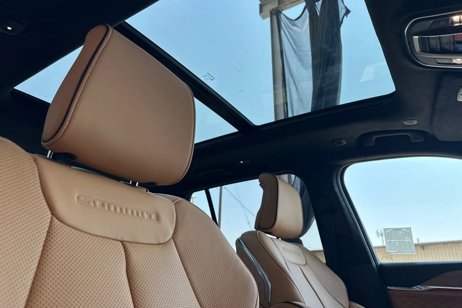 New 2026 Diamond Black Crystal Pearl-Coat Exterior Paint Jeep Summit image 17