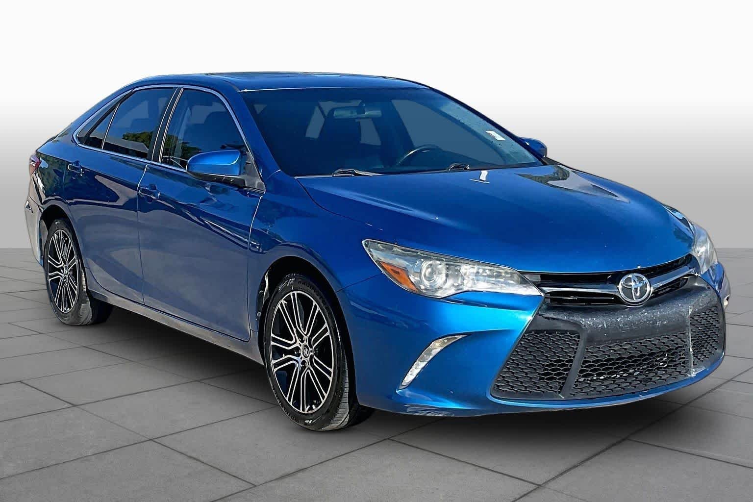 Used 2016 Blue Streak Metallic Toyota SE w/Special Edition Pkg image 3
