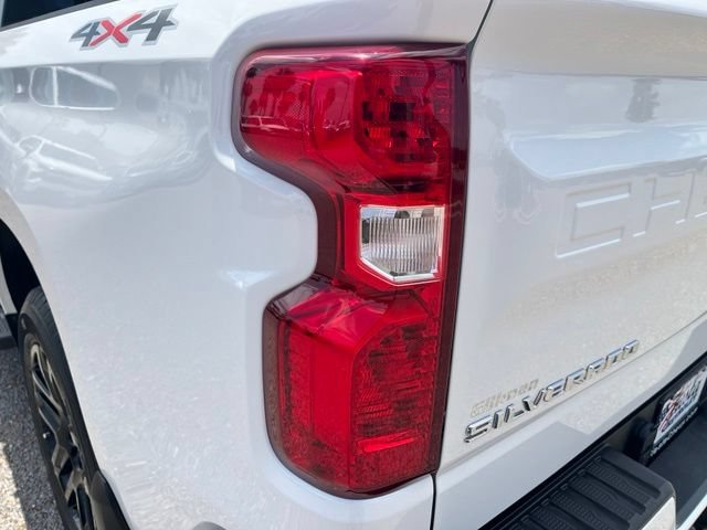 Used 2025 Summit White Chevrolet Custom image 7
