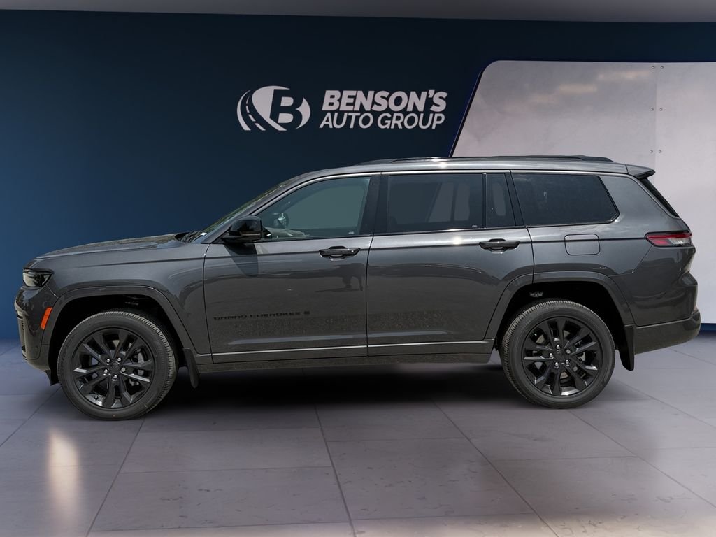 New 2026 Baltic Gray Metallic Clear-Coat Exterior Paint Jeep Limited Reserve image 2