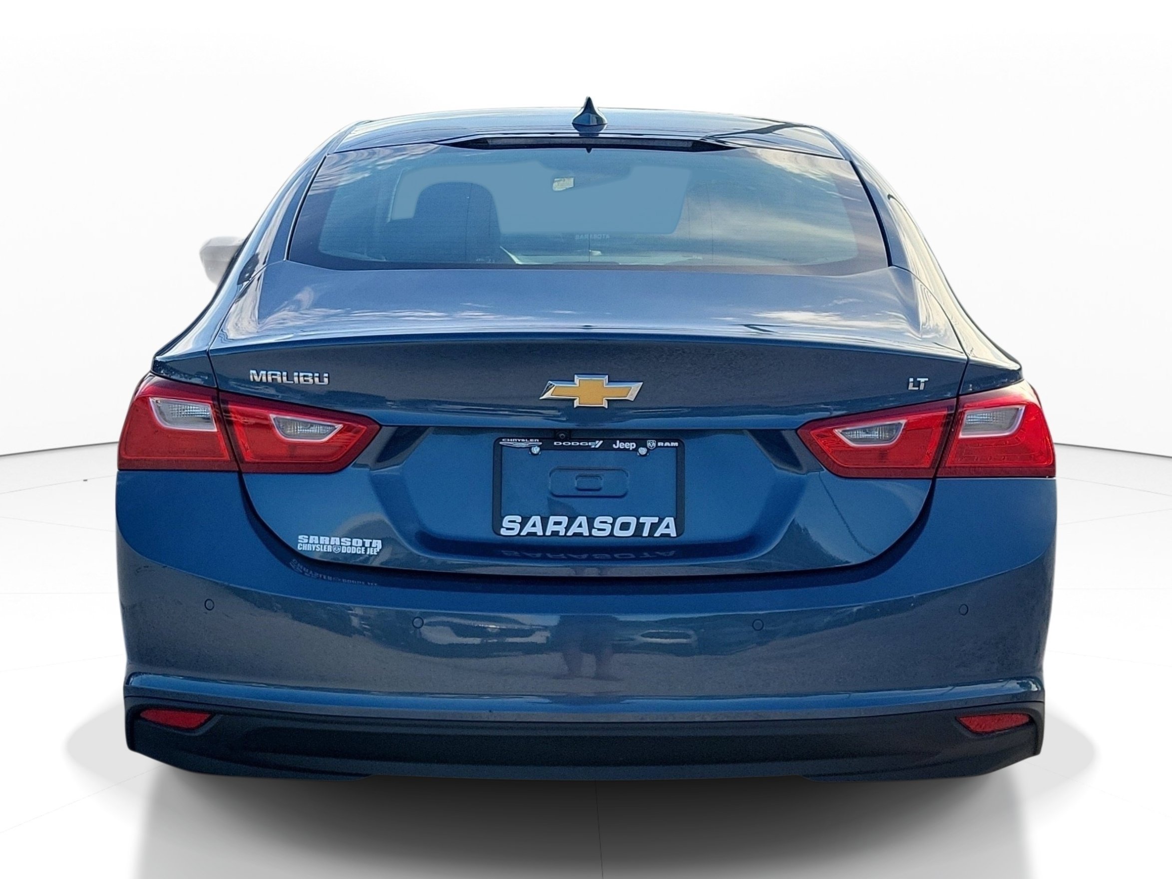 Used 2024 Lakeshore Blue Metallic Chevrolet LT image 5