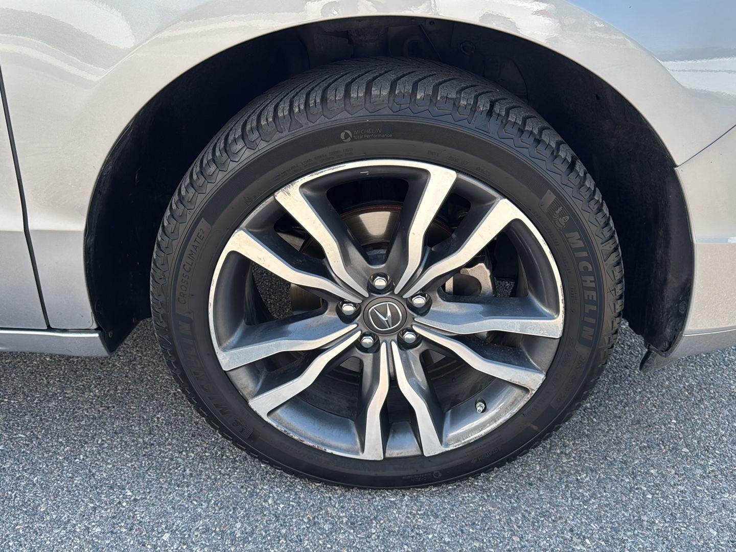 Used 2019 Lunar Silver Metallic Acura w/Advance/Entertainment Pkg image 16
