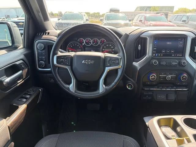 Used 2021 BLACK Chevrolet RST image 16