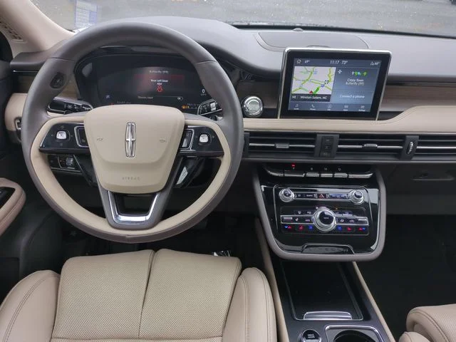 Used 2022 Black Lincoln Reserve image 31
