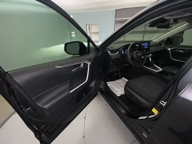 Used 2022 Gray Toyota XLE image 11