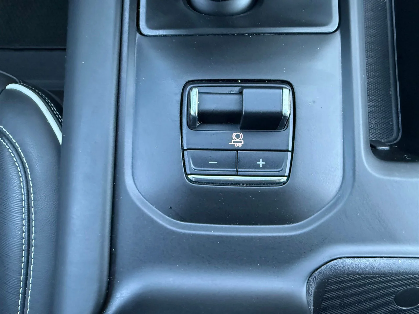 Used 2024 Silver GMC AT4X image 32