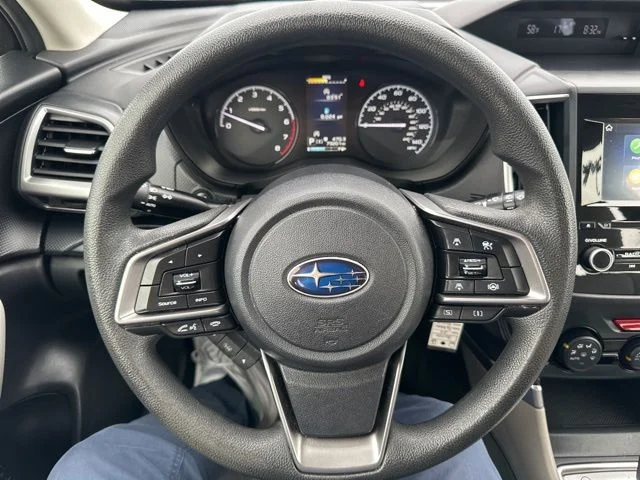 Used 2022 White Subaru Base image 17