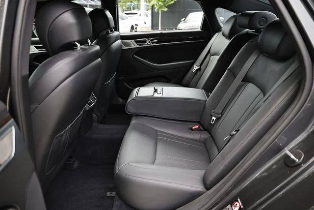 Used 2020 Himalayan Gray Genesis 3.8 image 27