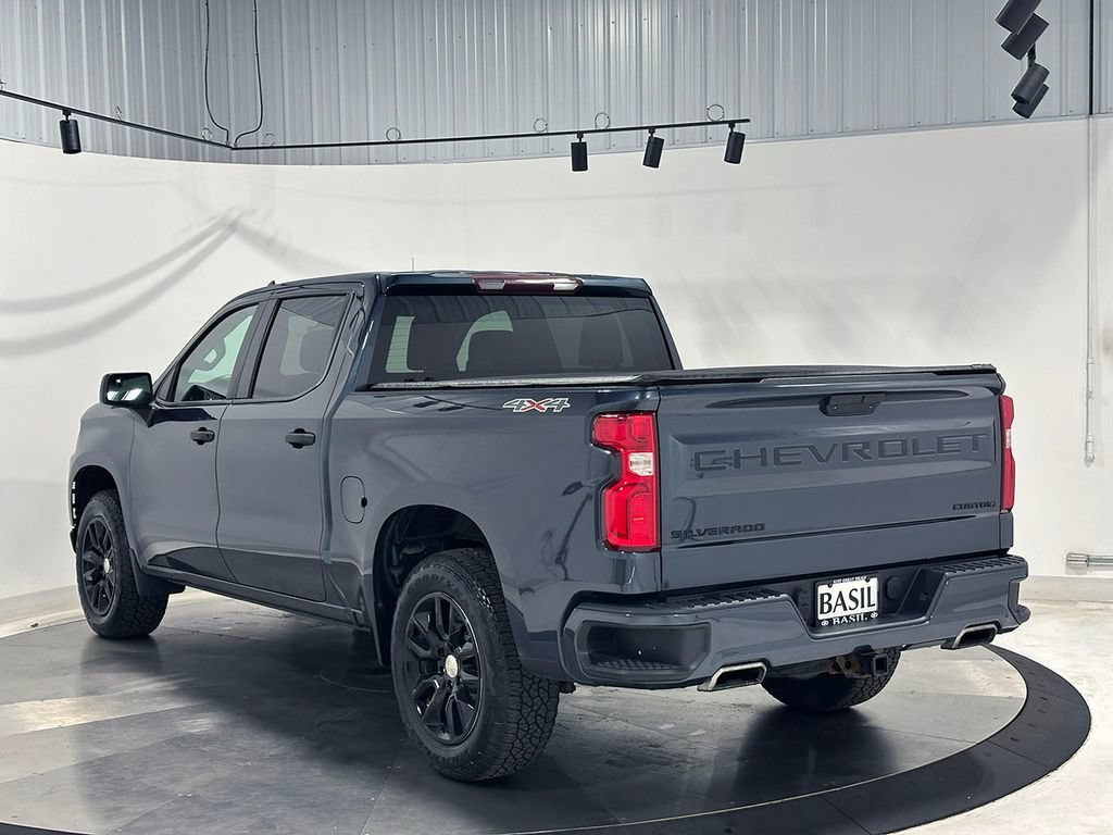 Used 2020 SHADOW GRAY METALLIC Chevrolet Custom image 13