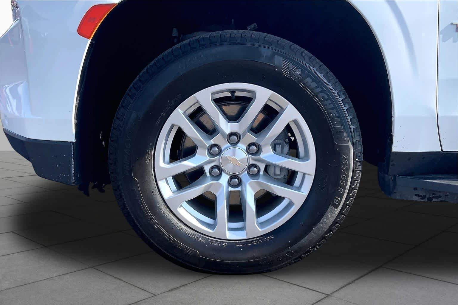 Used 2024 Summit White Chevrolet LT image 21