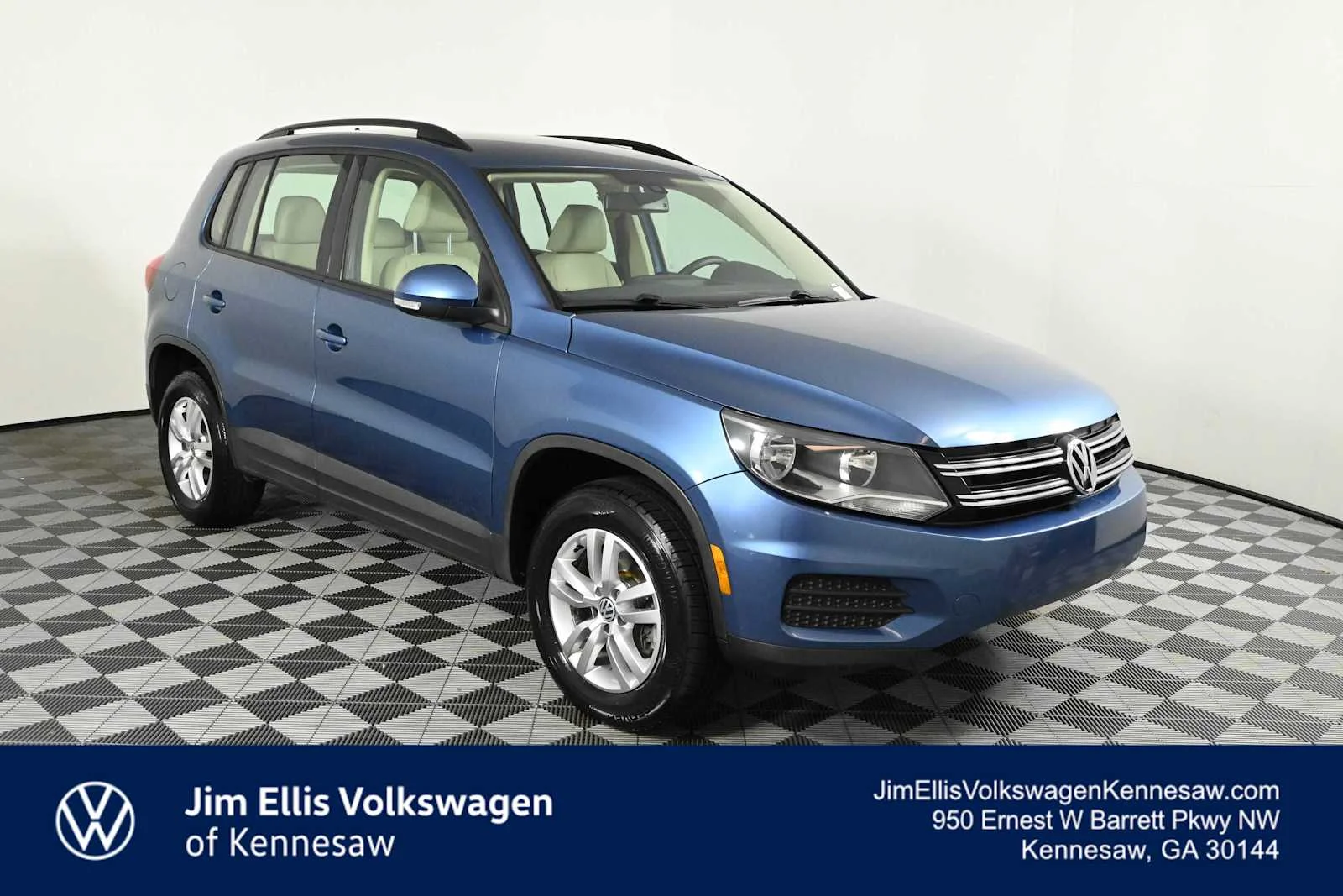 2017 Volkswagen Tiguan 2.0T S's photo
