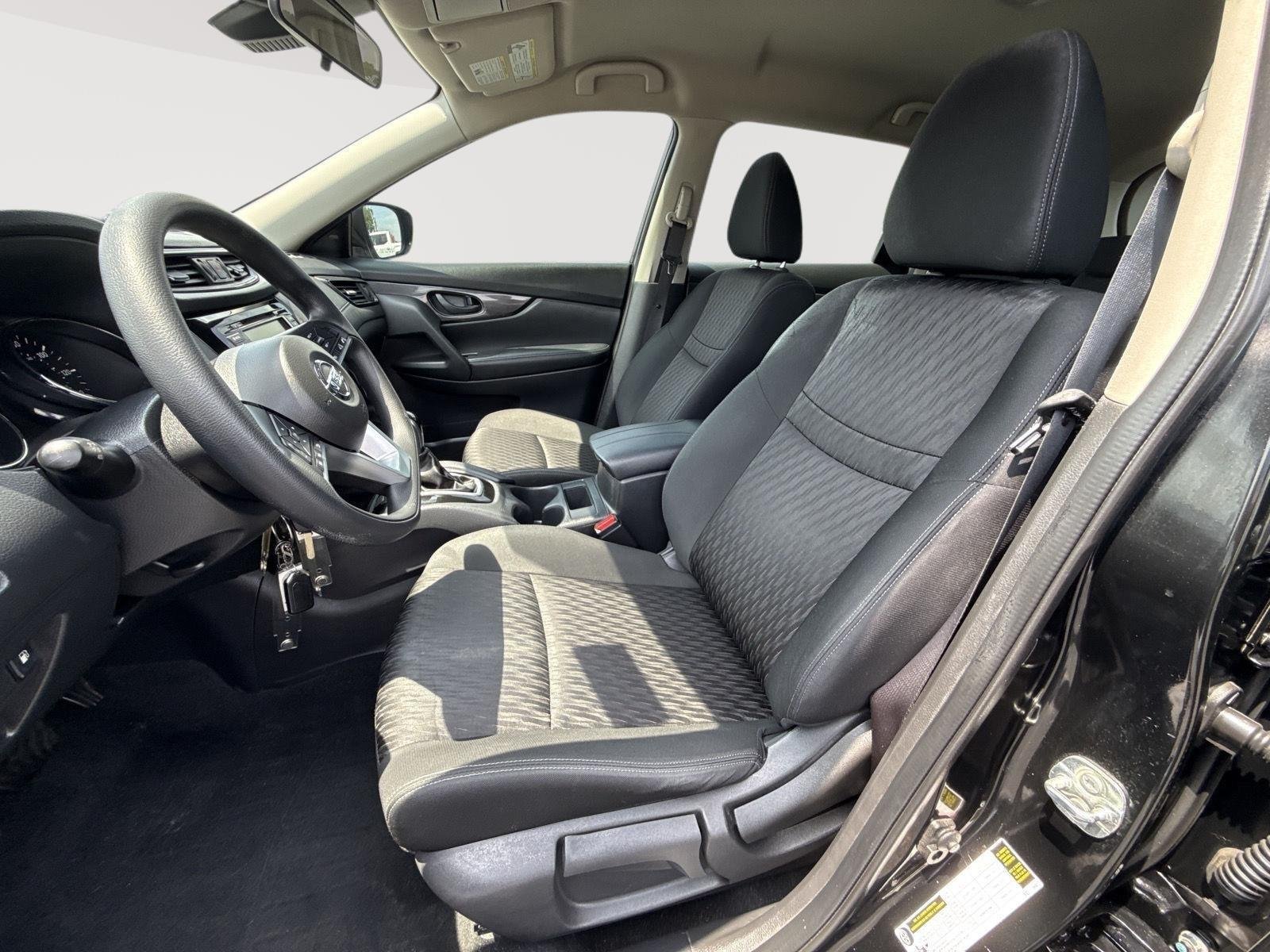 Used 2020 Magnetic Black Pearl Nissan S image 3
