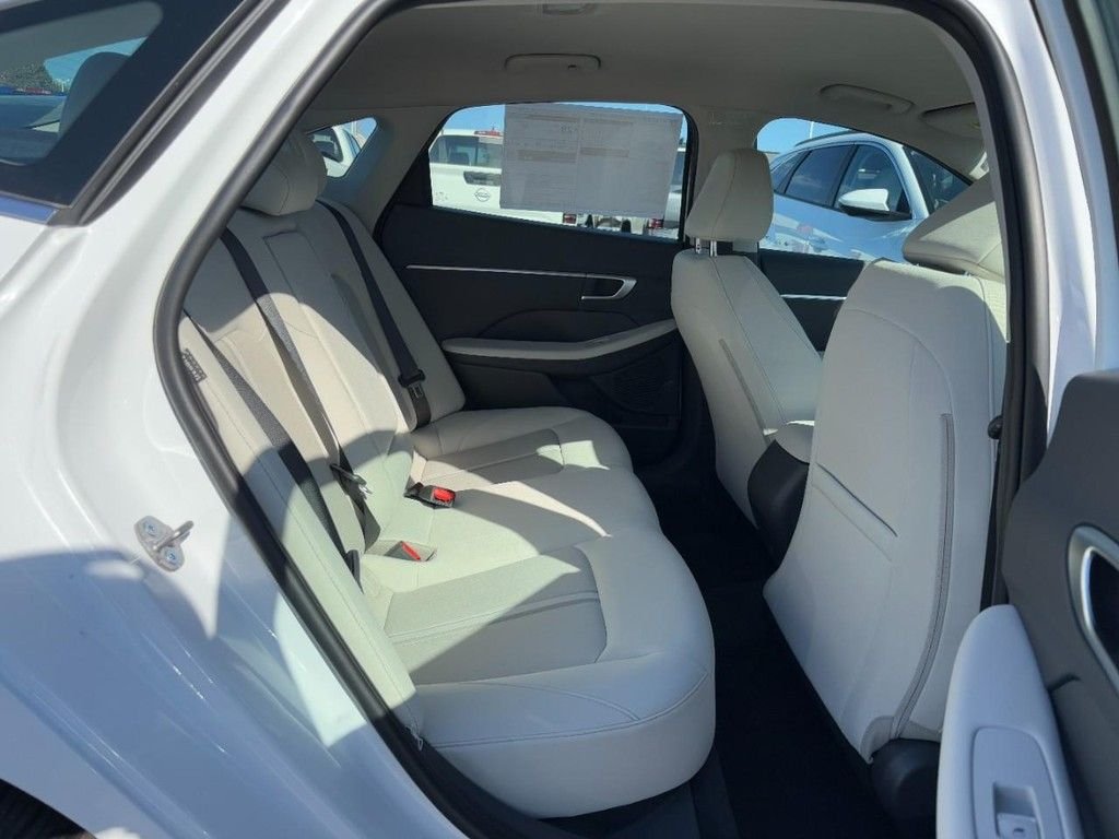 Certified Used 2026 White Hyundai SEL Sport image 5